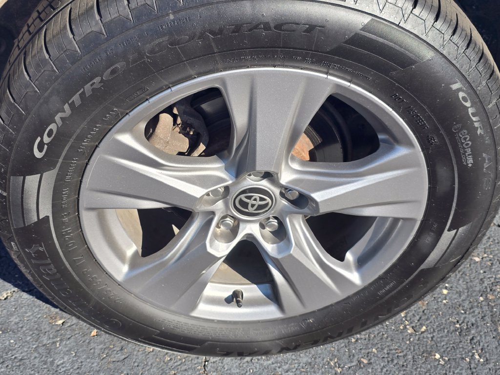 Certified 2022 Toyota RAV4 XLE w/ Convenience Package AWD/4WD image 9