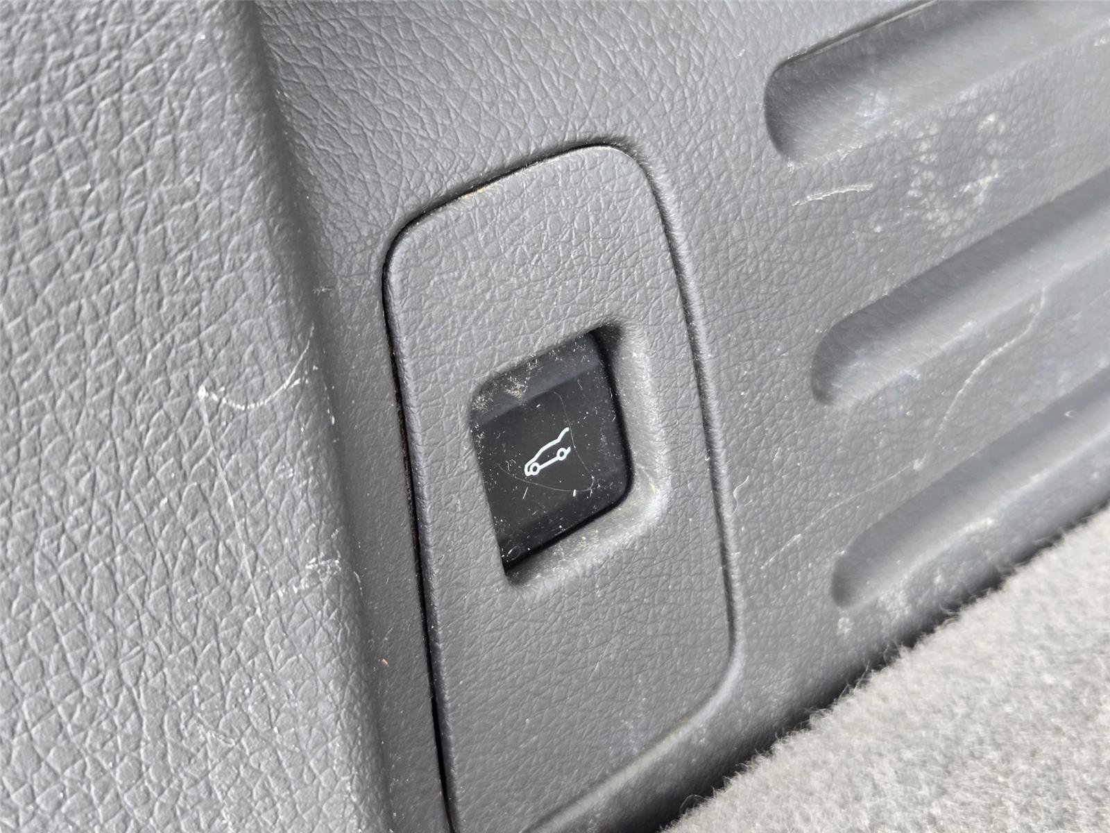 Used 2013 Ford Edge Limited FWD image 30