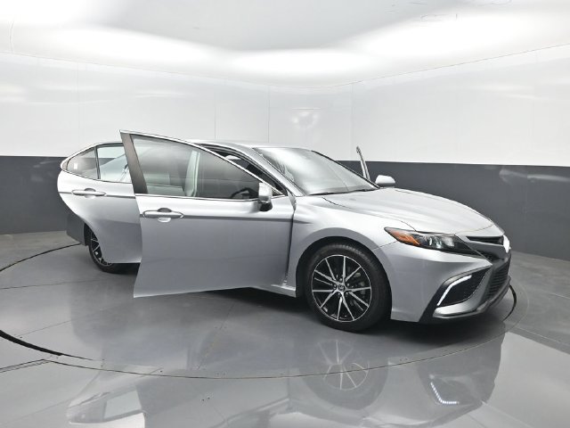 Used 2022 Toyota Camry SE FWD image 38