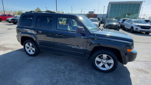 Used 2014 Jeep Patriot Latitude AWD/4WD image 3