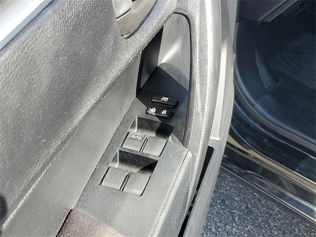 Used 2014 Toyota Corolla L image 17