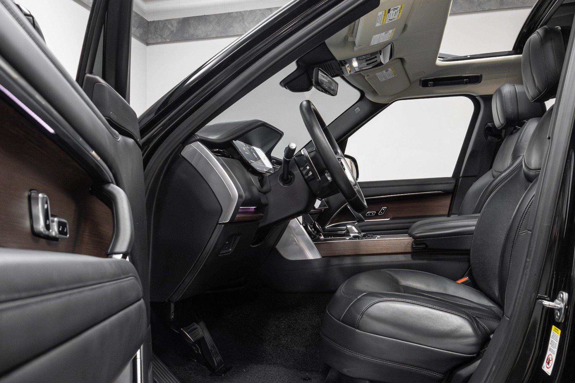 Used 2023 Land Rover Range Rover Long Wheelbase Autobiography image 40