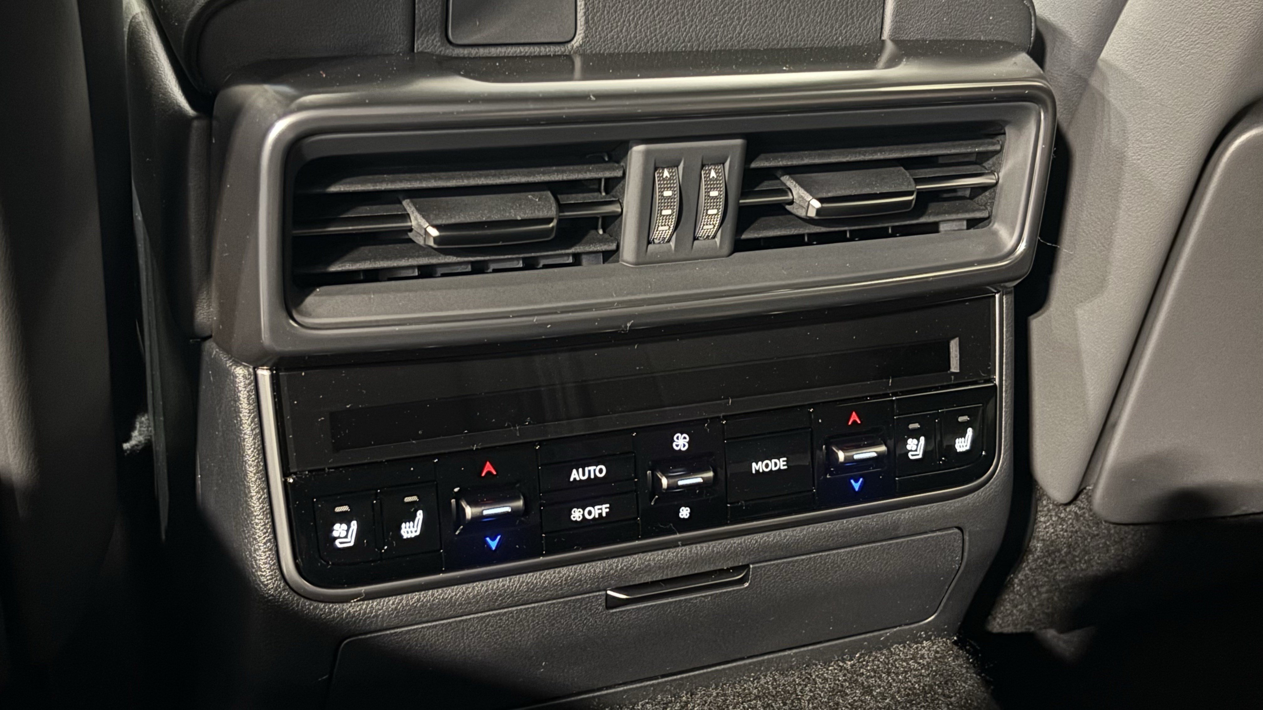 New 2026 Lexus LX 700h Overtrail AWD/4WD image 39