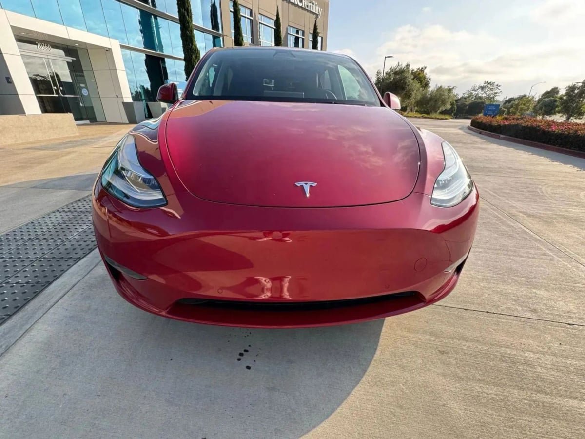Used 2023 Tesla Model Y Long Range AWD/4WD image 3