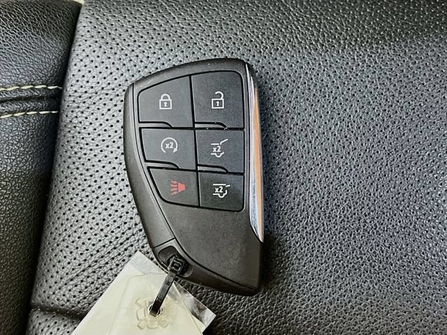 Used 2023 GMC Yukon XL SLT AWD/4WD image 32
