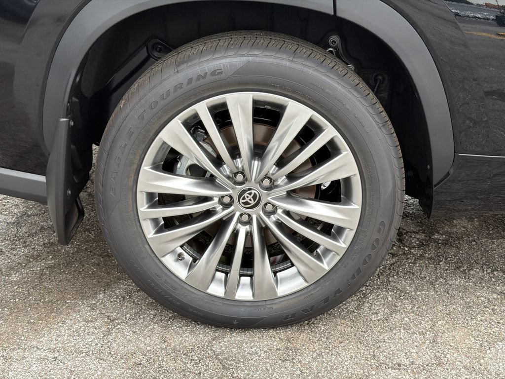 New 2026 Toyota Highlander Platinum AWD/4WD image 23