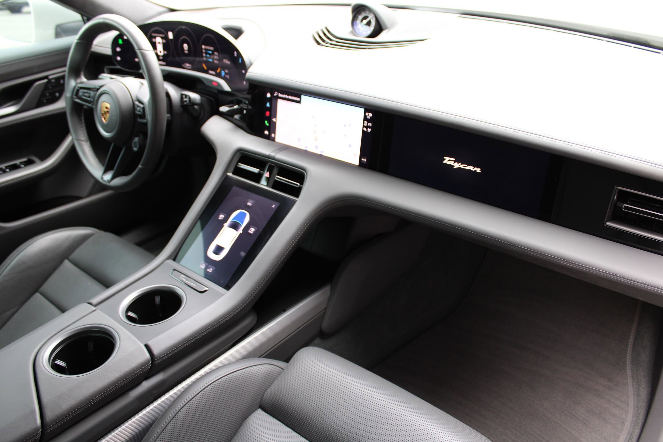 Used 2023 Porsche Taycan GTS image 26