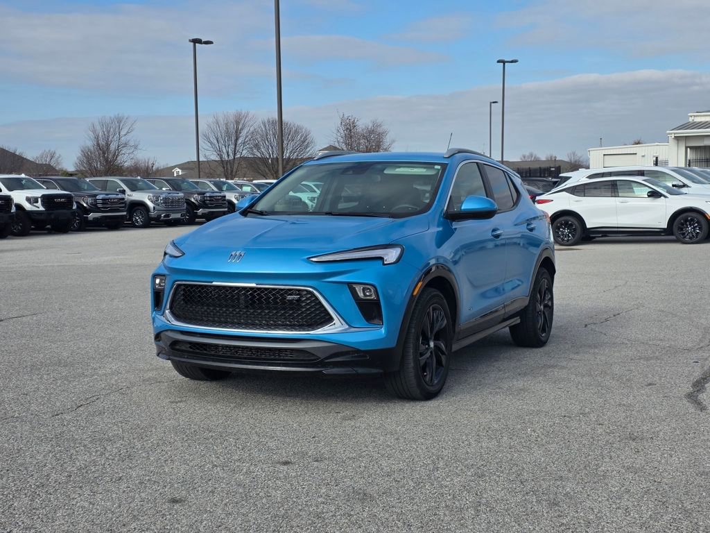 Used 2025 Buick Encore GX Sport Touring w/ Comfort Package image 3