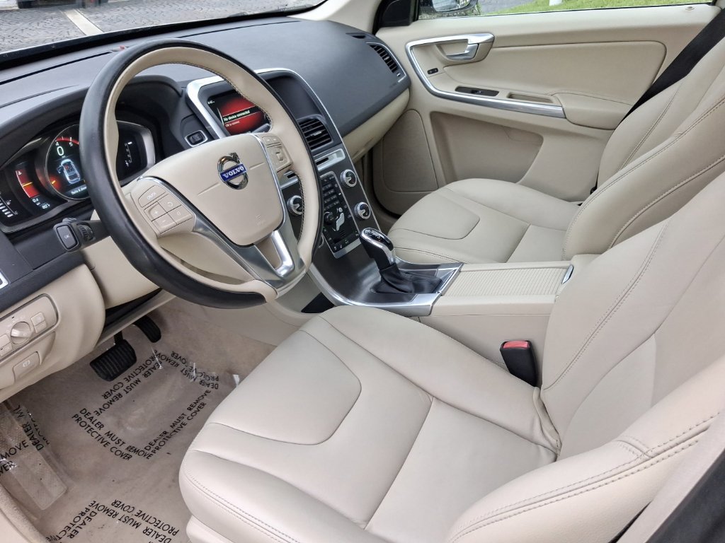 Used 2015 Volvo XC60 T6 AWD/4WD image 13