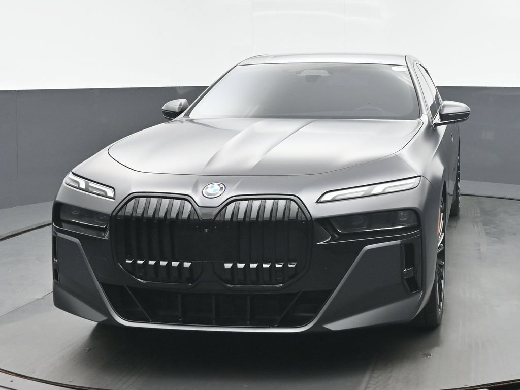 Used 2023 BMW i7 xDrive60 AWD/4WD image 4