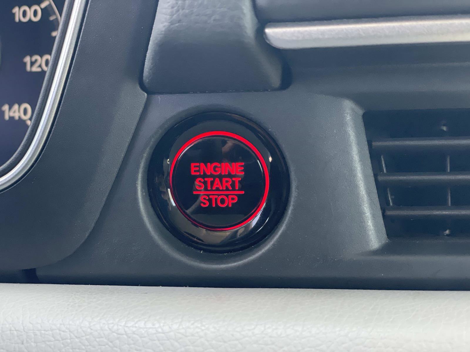 Certified 2024 Honda Pilot LX image 12