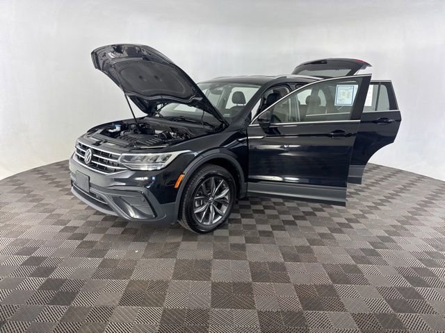 Used 2022 Volkswagen Tiguan SE AWD/4WD image 10