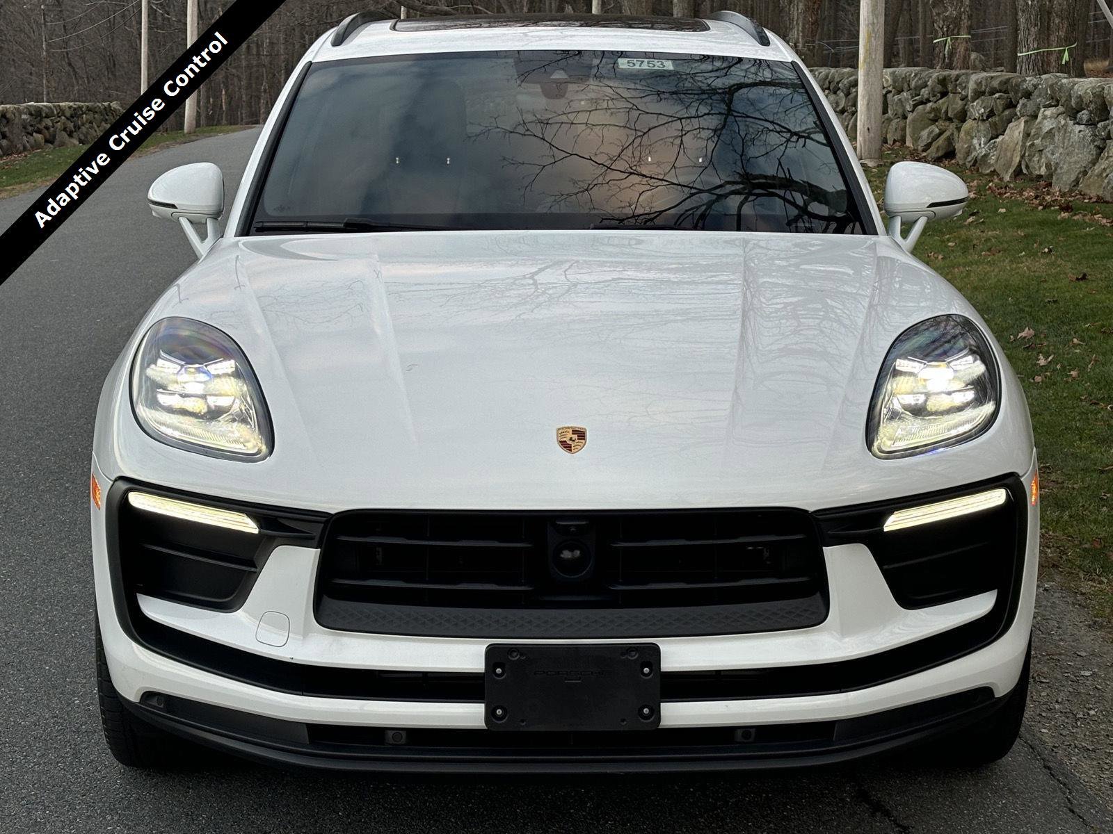 Used 2022 Porsche Macan Base w/ Premium Package Plus image 3