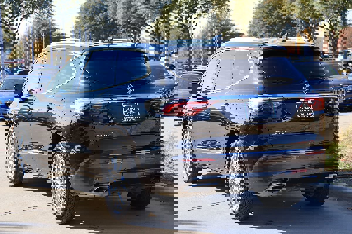 Used 2022 Buick Enclave Premium w/ Experience Buick Package image 7