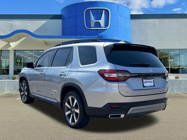 Used 2023 Honda Pilot Touring image 4