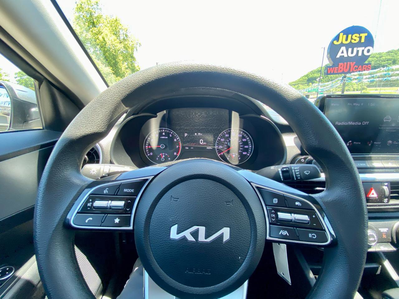 Used 2024 Kia Forte LXS FWD image 17