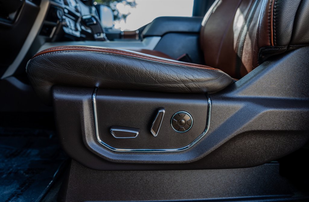 Used 2018 Ford F150 King Ranch w/ Equipment Group 601A Luxury AWD/4WD image 27