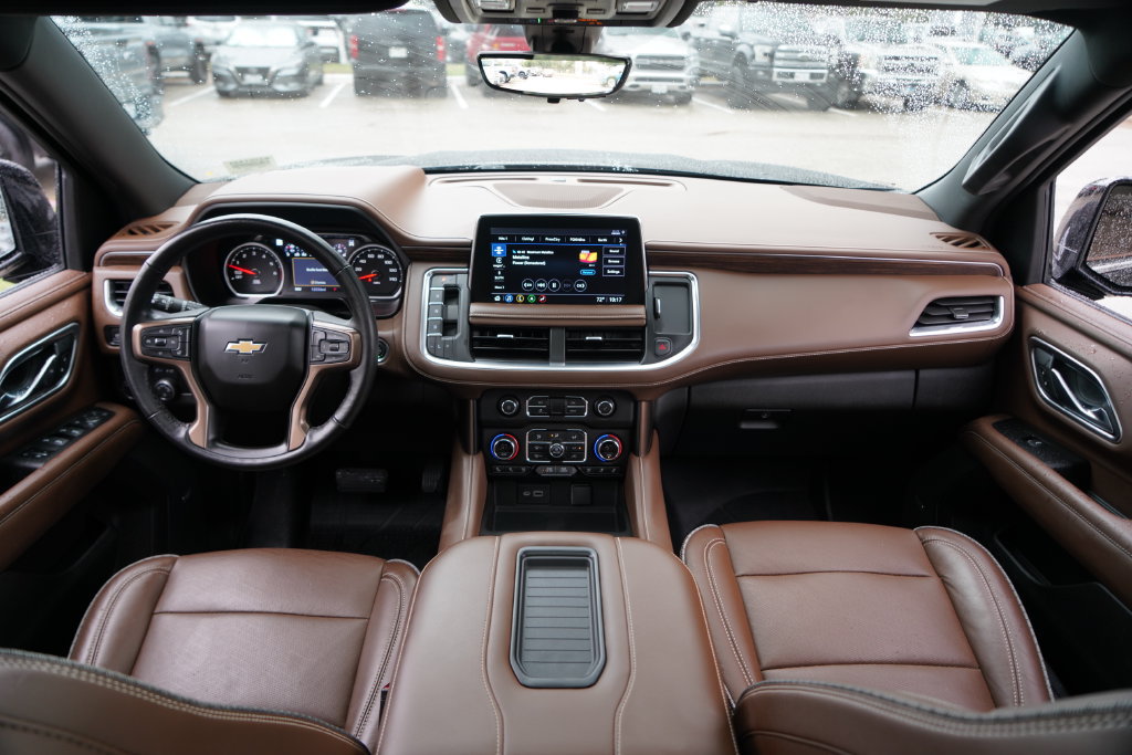 Used 2021 Chevrolet Suburban High Country w/ Premium Package AWD/4WD image 24