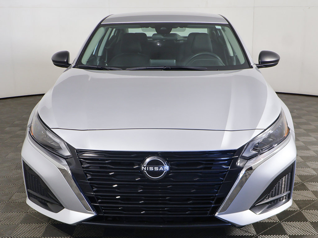 Used 2024 Nissan Altima 2.5 SV FWD image 8