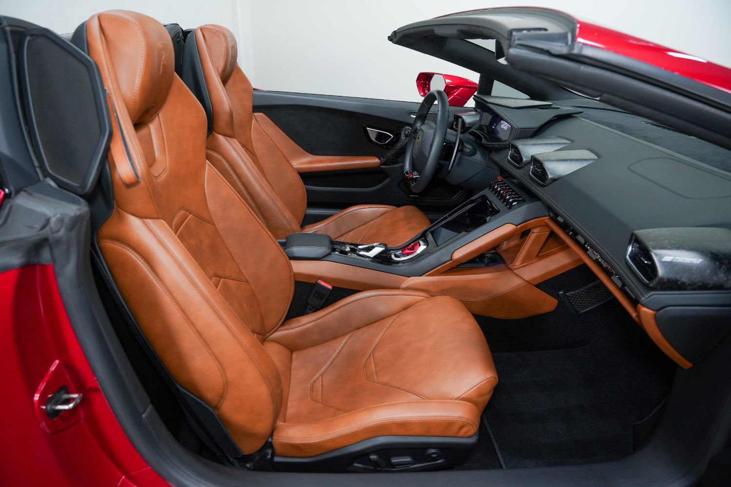 Used 2021 Lamborghini Huracan EVO image 2