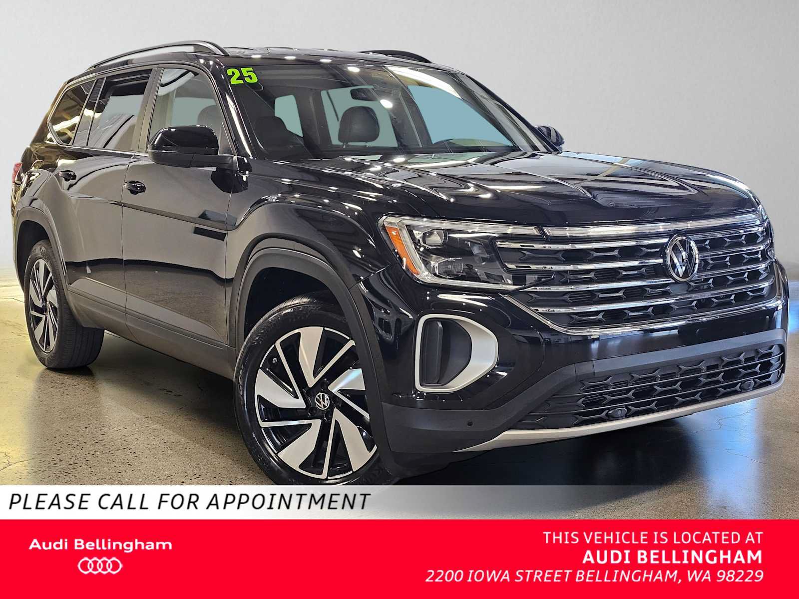 Used 2025 Volkswagen Atlas SE AWD/4WD image 1