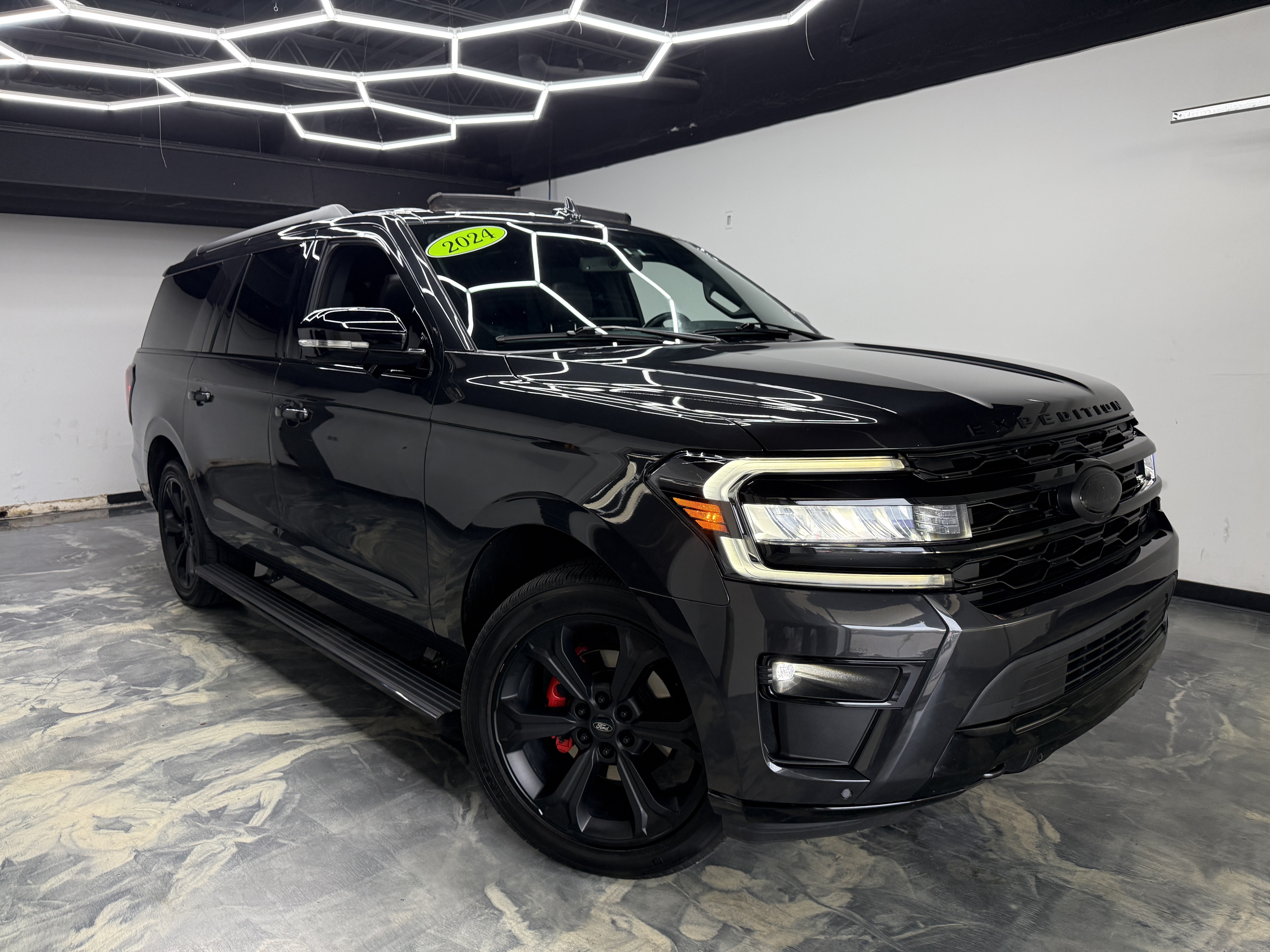 Used 2024 Ford Expedition Max Limited AWD/4WD image 6