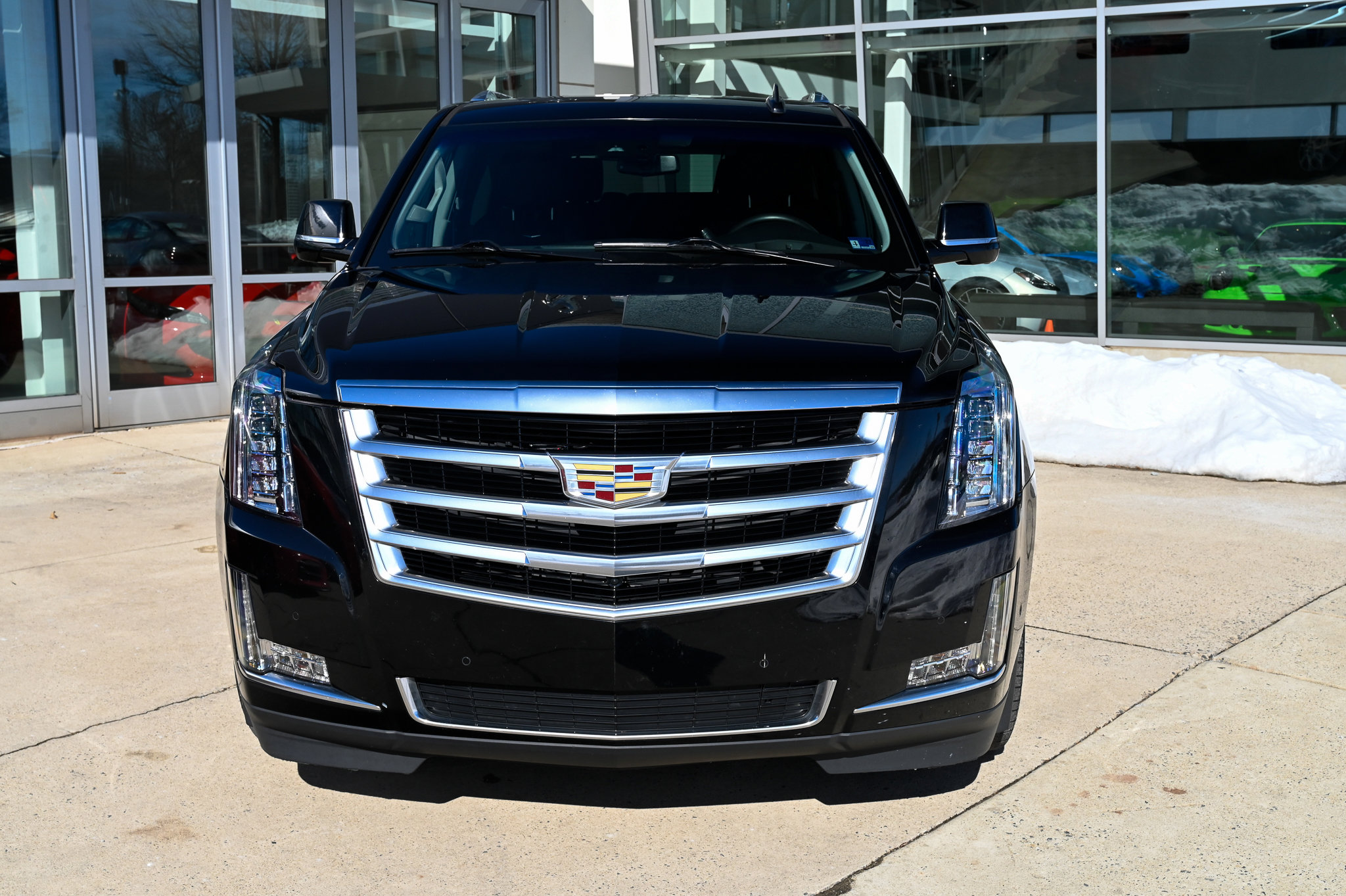 Used 2017 Cadillac Escalade ESV Luxury image 2