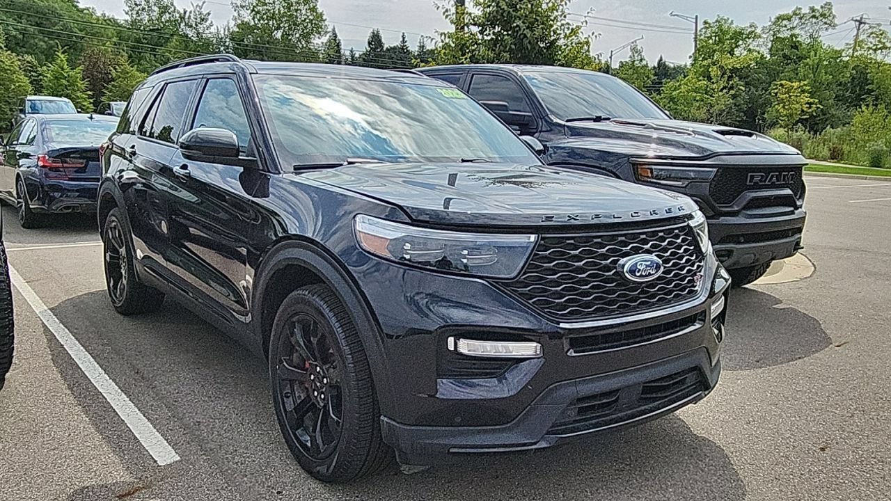 Used 2023 Ford Explorer ST w/ Equipment Group 401A AWD/4WD image 2