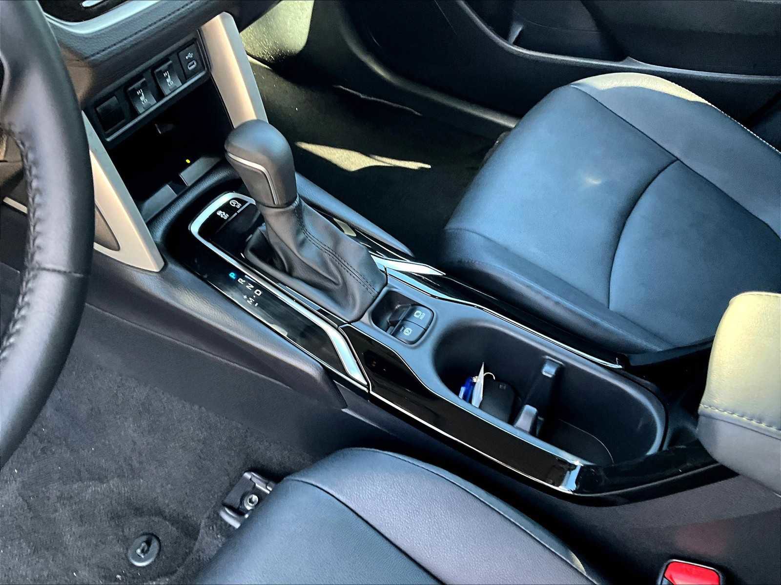 Used 2025 Toyota Corolla Cross XLE image 20