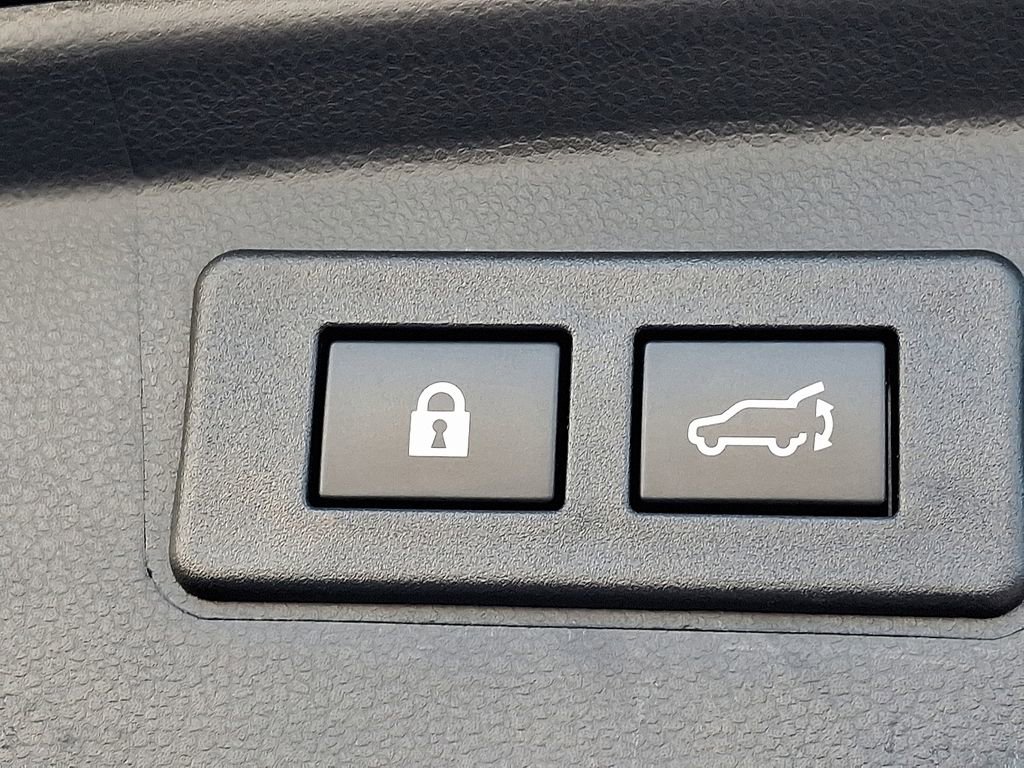 Used 2023 Subaru Outback Onyx Edition image 29