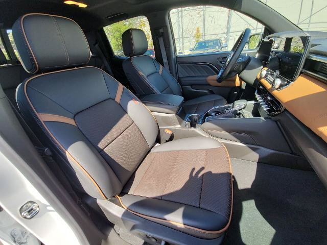 Used 2024 GMC Canyon AT4 w/ AT4 Premium Package AWD/4WD image 27