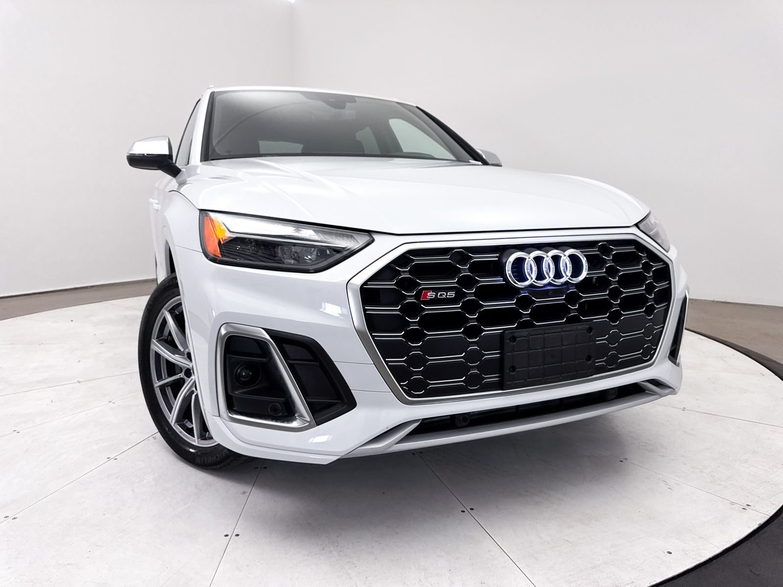 Used 2023 Audi SQ5 Premium Plus w/ Premium Plus Package AWD/4WD image 8