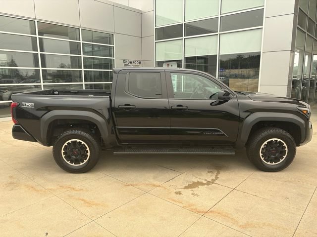 Used 2024 Toyota Tacoma TRD Off-Road AWD/4WD image 8