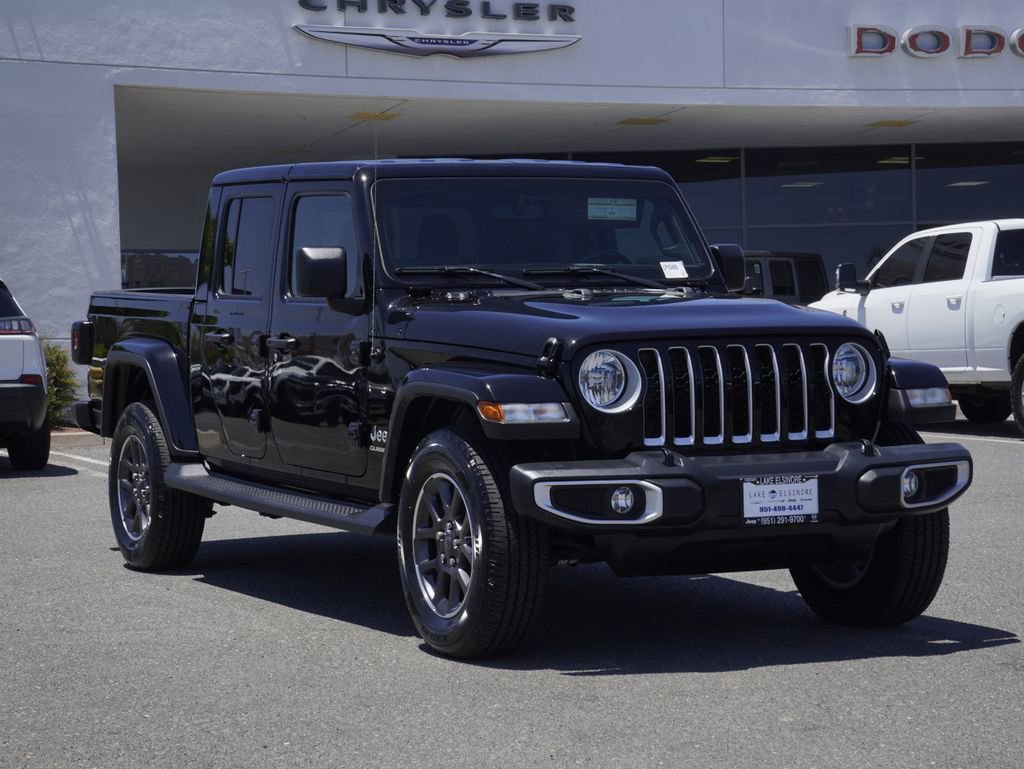 Used 2021 Jeep Gladiator Overland w/ Popular Equipment Package AWD/4WD image 2
