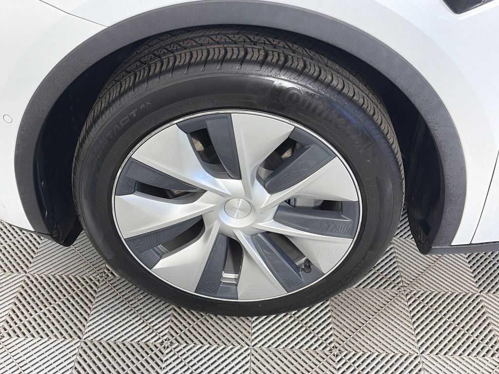 Used 2021 Tesla Model Y Long Range image 8