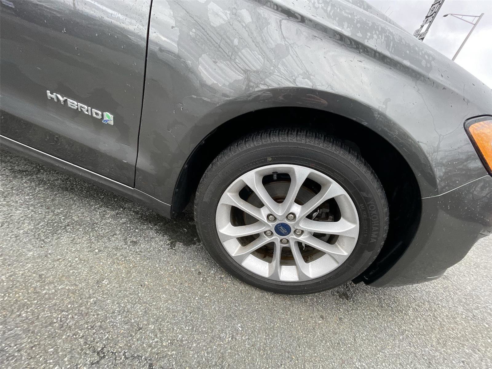 Used 2019 Ford Fusion SE image 10