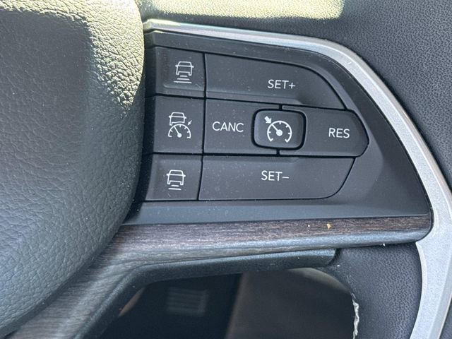 Used 2022 Jeep Grand Cherokee Limited 4xe w/ Luxury Tech Group II image 30