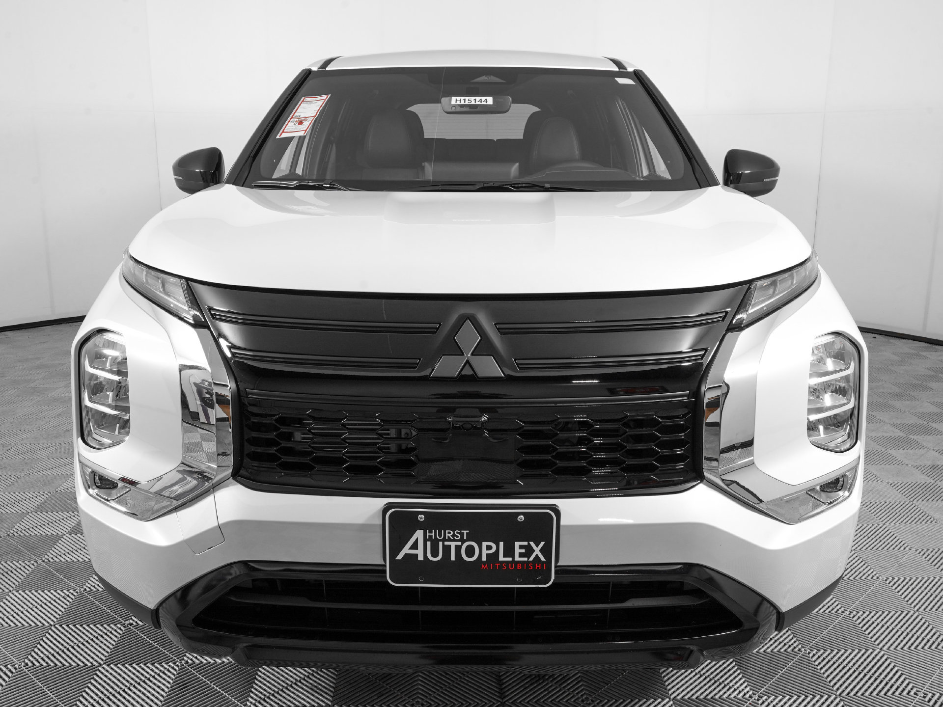 New 2026 Mitsubishi Outlander LE FWD image 3