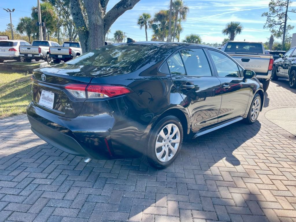 Used 2025 Toyota Corolla LE FWD image 5