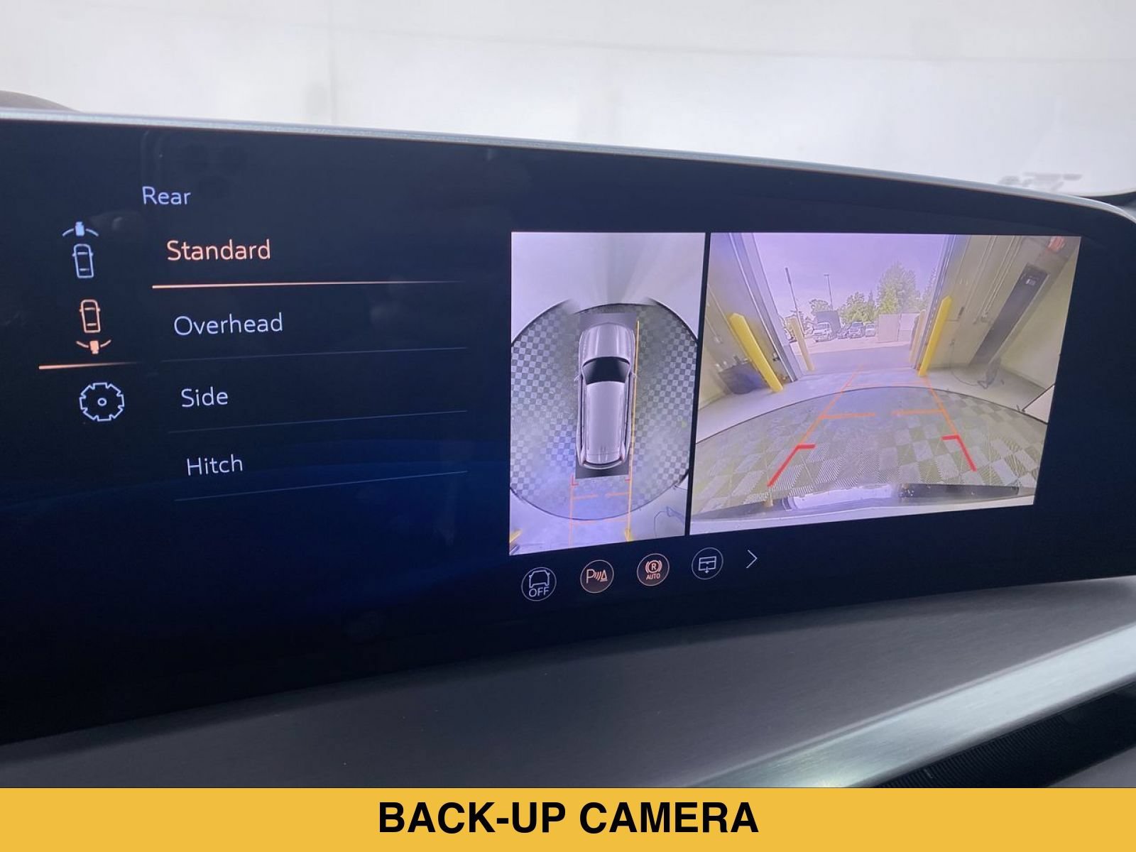 Certified 2026 Cadillac Vistiq Platinum w/ LPO, Floor Liner Package AWD/4WD image 6