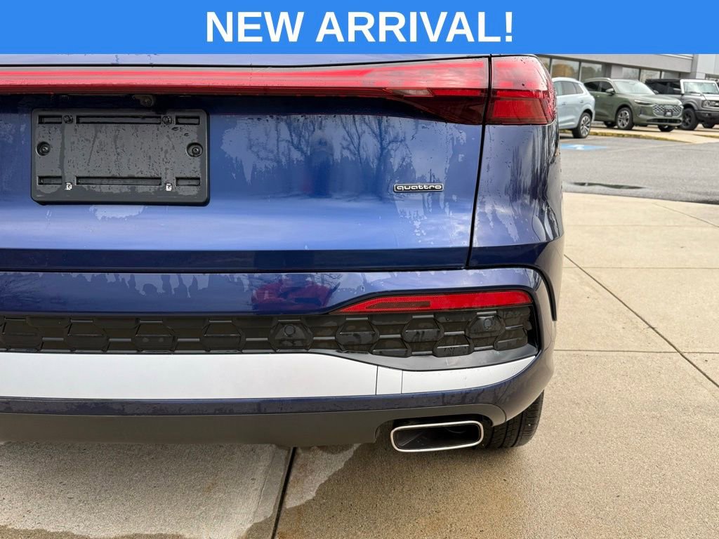 Used 2025 Audi Q5 Premium w/ Convenience Package image 14
