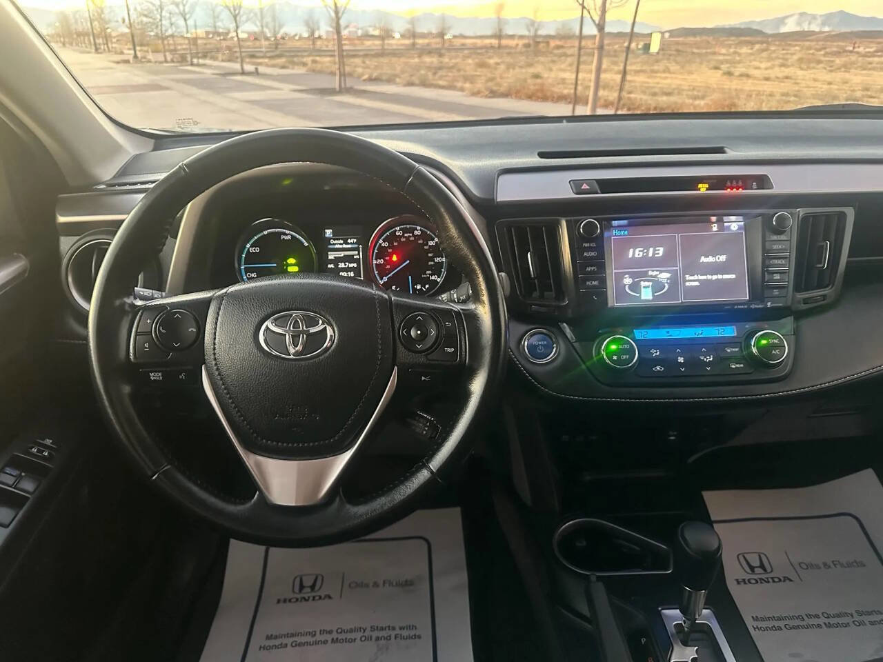 Used 2018 Toyota RAV4 LE image 13