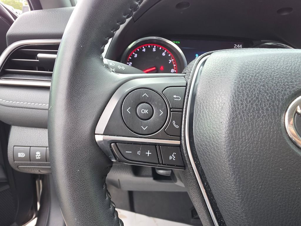 Used 2020 Toyota Camry XSE FWD image 27