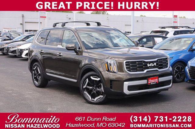 Used 2025 Kia Telluride S AWD/4WD image 1