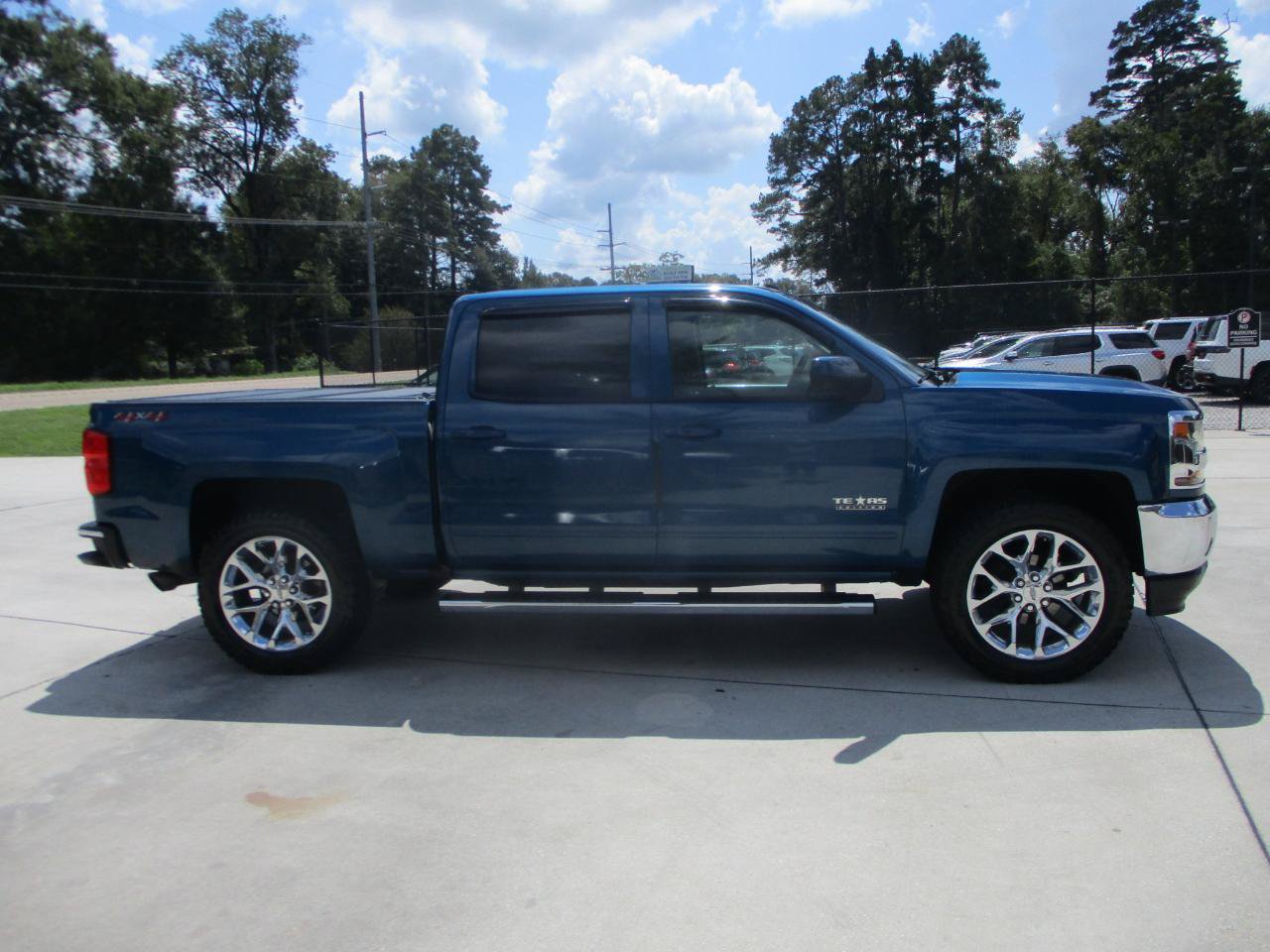 Used 2018 Chevrolet Silverado 1500 LT w/ Texas Edition AWD/4WD image 26
