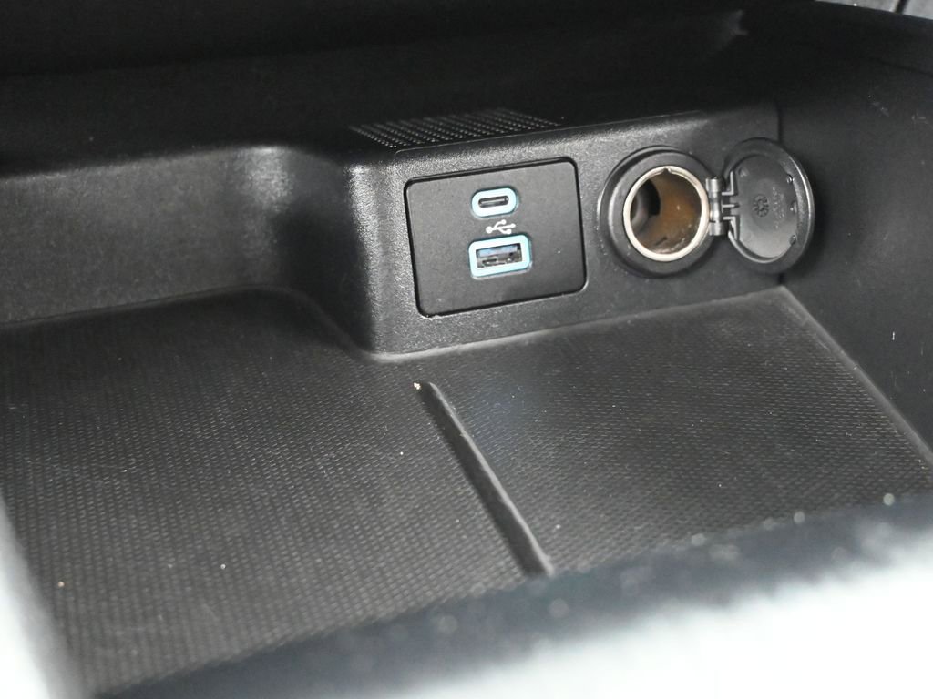 Certified 2022 Ford Escape SE w/ Cold Weather Package AWD/4WD image 18