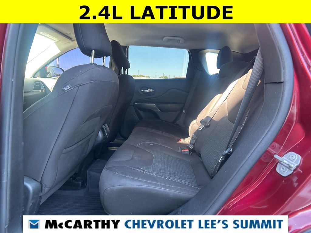 Used 2019 Jeep Cherokee Latitude w/ Popular Appearance Group image 32