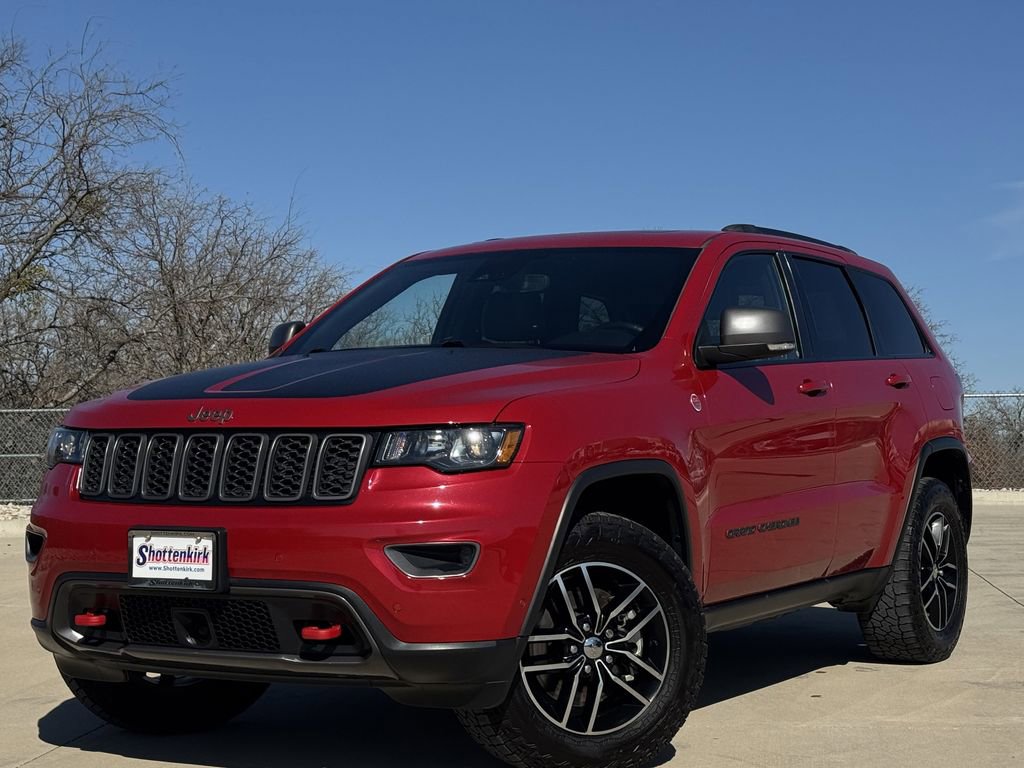 Used 2021 Jeep Grand Cherokee Trailhawk image 2