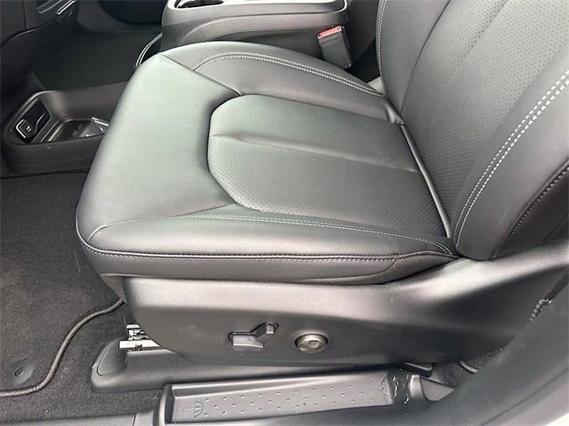 New 2026 Chrysler Pacifica Select w/ S Appearance Package image 9