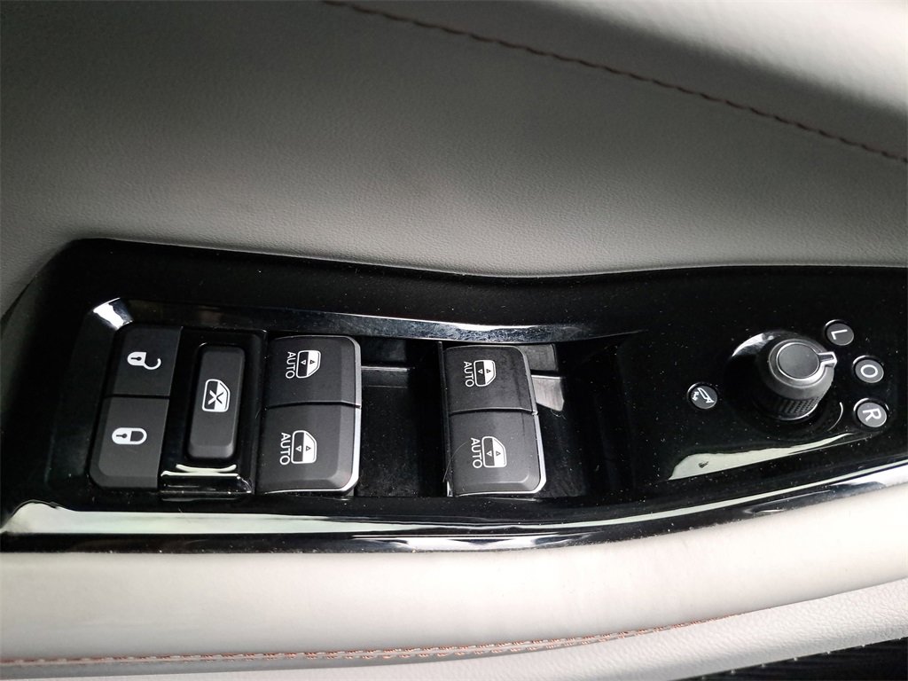 Used 2022 Jeep Grand Cherokee L Overland w/ Luxury Tech Group IV image 30